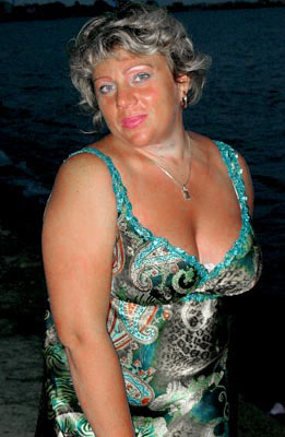 Fond bride Svetlana from Chernigov (Ukraine), 48 yo, hair color chestnut