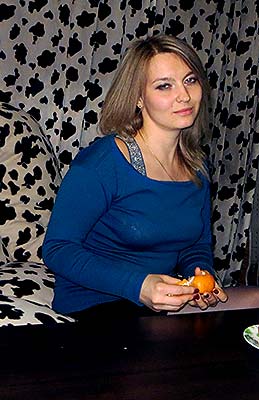 Feminine bride Irina from Kiev (Ukraine), 42 yo, hair color blonde