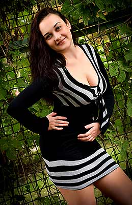 Cheerful lady Alina from Kirovograd (Ukraine), 36 yo, hair color brunette