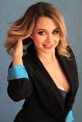 Talkative woman Irina from Donetsk (Ukraine), 34 yo, hair color blonde