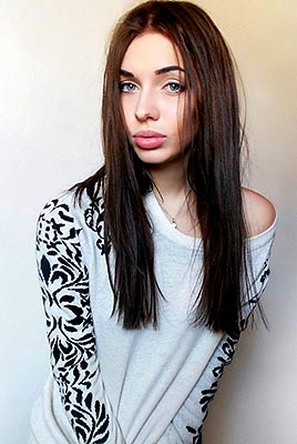 Serious girl Marina from Krivoy Rog (Ukraine), 28 yo, hair color brown-haired