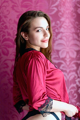 Gentle girl Diana from Kiev (Ukraine), 23 yo, hair color brunette