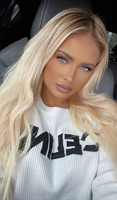 Pleasure woman Yuliya from Milan (Italy), 29 yo, hair color blonde