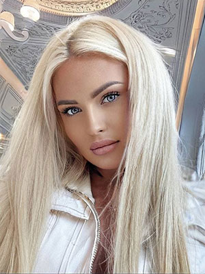 Pleasure woman Yuliya from Milan (Italy), 30 yo, hair color blonde