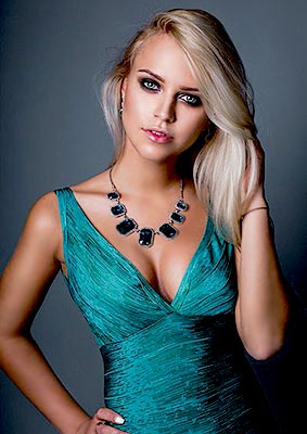 Sentimental lady Darina from Zhitomir (Ukraine), 28 yo, hair color blonde