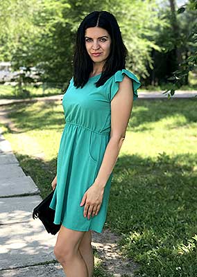 Wellbalanced lady Anna from Lugansk (Ukraine), 37 yo, hair color brunette