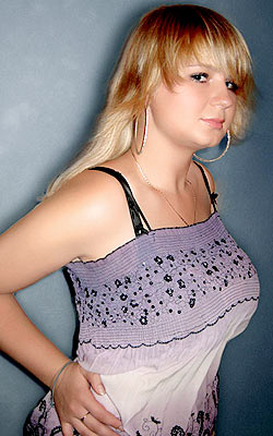 Optimistic girl Anna from Lugansk (Ukraine), 33 yo, hair color blonde