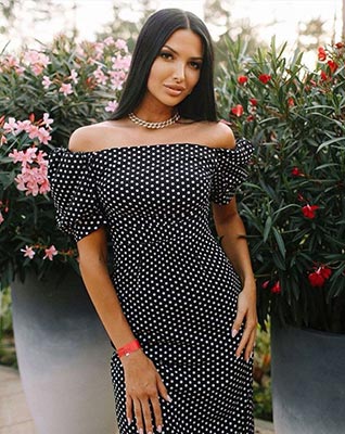Open woman Alina from Kiev (Ukraine), 30 yo, hair color black
