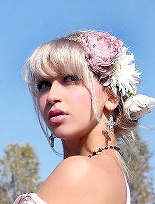 Strong girl Ekaterina from Lugansk (Ukraine), 35 yo, hair color blonde