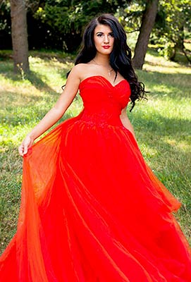 Optimistic bride Valeriya from Kiev (Ukraine), 29 yo, hair color black