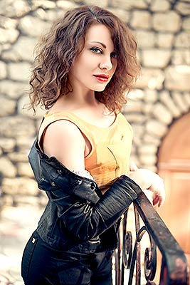 Sensible bride Elena from Kiev (Ukraine), 38 yo, hair color brown