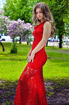 Communicative bride Viktoriya from Lugansk (Ukraine), 26 yo, hair color blonde