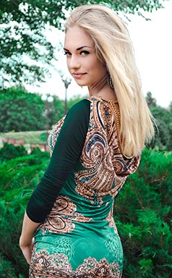 Generous bride Viktoriya from Odessa (Ukraine), 36 yo, hair color blonde