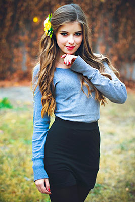 Soul lady Elena from Lugansk (Ukraine), 28 yo, hair color dark brown