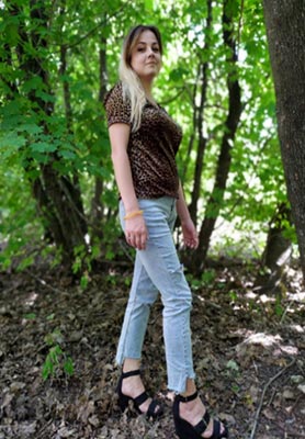 Trustful lady Elena from Lugansk (Ukraine), 30 yo, hair color blonde