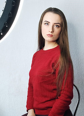 Active girl Vitaliya from Lugansk (Ukraine), 24 yo, hair color chestnut