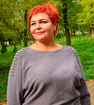 Interested bride Larisa from Lugansk (Ukraine), 59 yo, hair color red-haired