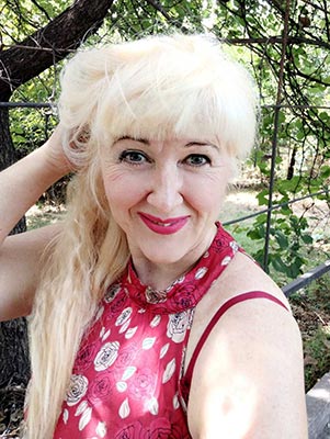 Optimistic lady Lyubov' from Mariupol (Ukraine), 58 yo, hair color blonde