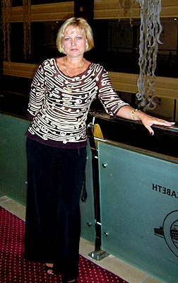 Tender lady Elena from Mariupol (Ukraine), 57 yo, hair color brown