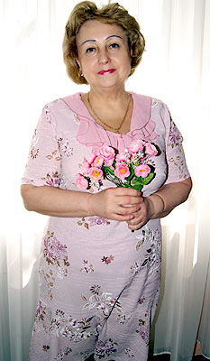 Communicative woman Lidiya from Mariupol (Ukraine), 68 yo, hair color brown