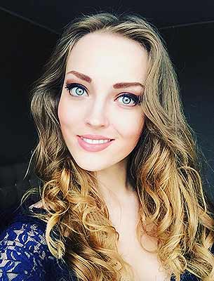 Serious lady Veronika from Minsk (Belarus), 26 yo, hair color light brown