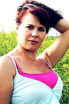 Curious woman Galina from Mariupol (Ukraine), 57 yo, hair color chestnut