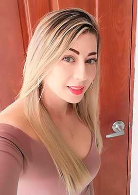 Eager woman Bibiana from Medellin (Colombia), 35 yo, hair color blonde