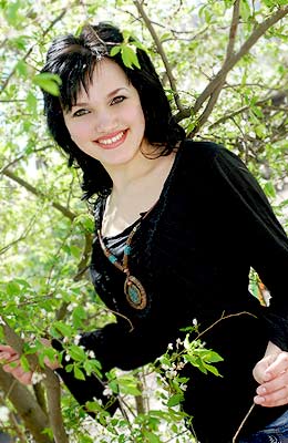 Happy woman Elena from Melitopol (Ukraine), 37 yo, hair color brunette