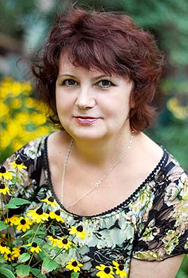 Welleducated woman Lyudmila from Melitopol (Ukraine), 64 yo, hair color chestnut