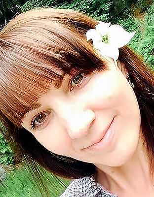 Romantic bride Anna from Melitopol (Ukraine), 46 yo, hair color chestnut