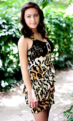 Capable girl Anita from Melitopol (Ukraine), 26 yo, hair color chestnut