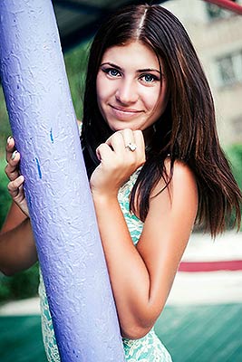 Faithful girl Karina from Melitopol (Ukraine), 26 yo, hair color chestnut