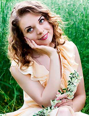 Cheerful bride Anna from Melitopol (Ukraine), 34 yo, hair color blonde