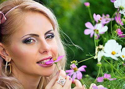 Kind bride Elena from Melitopol (Ukraine), 42 yo, hair color chestnut