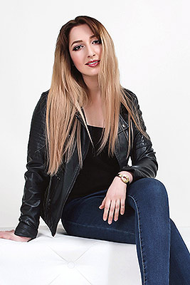 Pretty lady Elena from Melitopol (Ukraine), 28 yo, hair color light brown