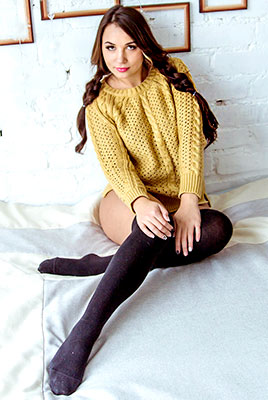 Intellectual woman Arina from Kharkov (Ukraine), 31 yo, hair color brown-haired