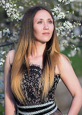 Sweet woman Natal'ya from Nikolaev (Ukraine), 33 yo, hair color brunette
