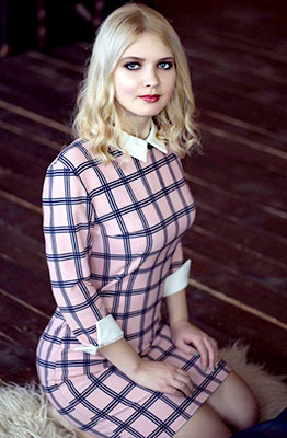 Realist girl Irina from Nikolaev (Ukraine), 23 yo, hair color blonde