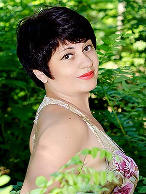 Helpful lady Irina from Nikolaev (Ukraine), 61 yo, hair color chestnut