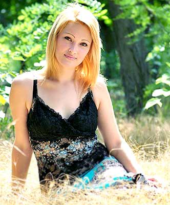 Intellectual bride Yuliya from Nikolaev (Ukraine), 31 yo, hair color blonde