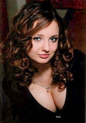 Active lady Alena from Kiev (Ukraine), 32 yo, hair color brown-haired