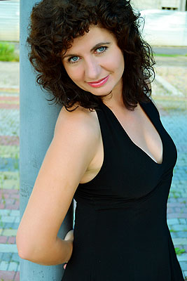 Energetic bride Svetlana from Nikolaev (Ukraine), 49 yo, hair color dark brown