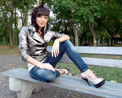 Sociable bride Aleksandra from Nikolaev (Ukraine), 31 yo, hair color brunette