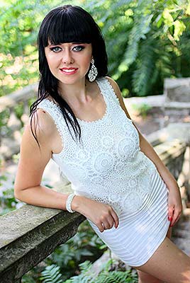 Intelligent bride Oksana from Nikolaev (Ukraine), 34 yo, hair color brunette