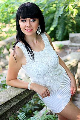 Intelligent bride Oksana from Nikolaev (Ukraine), 35 yo, hair color brunette