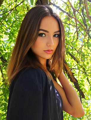 Warmth girl Yuliya from Kherson (Ukraine), 23 yo, hair color brown-haired