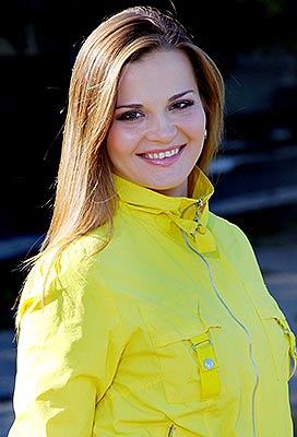 Seriuos woman Anna from Nikolaev (Ukraine), 38 yo, hair color dark brown