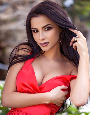 Rational lady Alla from Odessa (Ukraine), 29 yo, hair color brunette