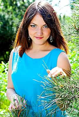 Kind bride Yuliya from Nikolaev (Ukraine), 28 yo, hair color brown-haired