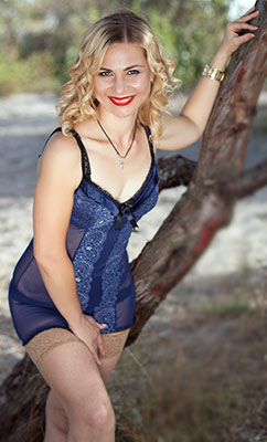 Mysterious woman Ol'ga from Dnepropetrovsk (Ukraine), 45 yo, hair color blonde